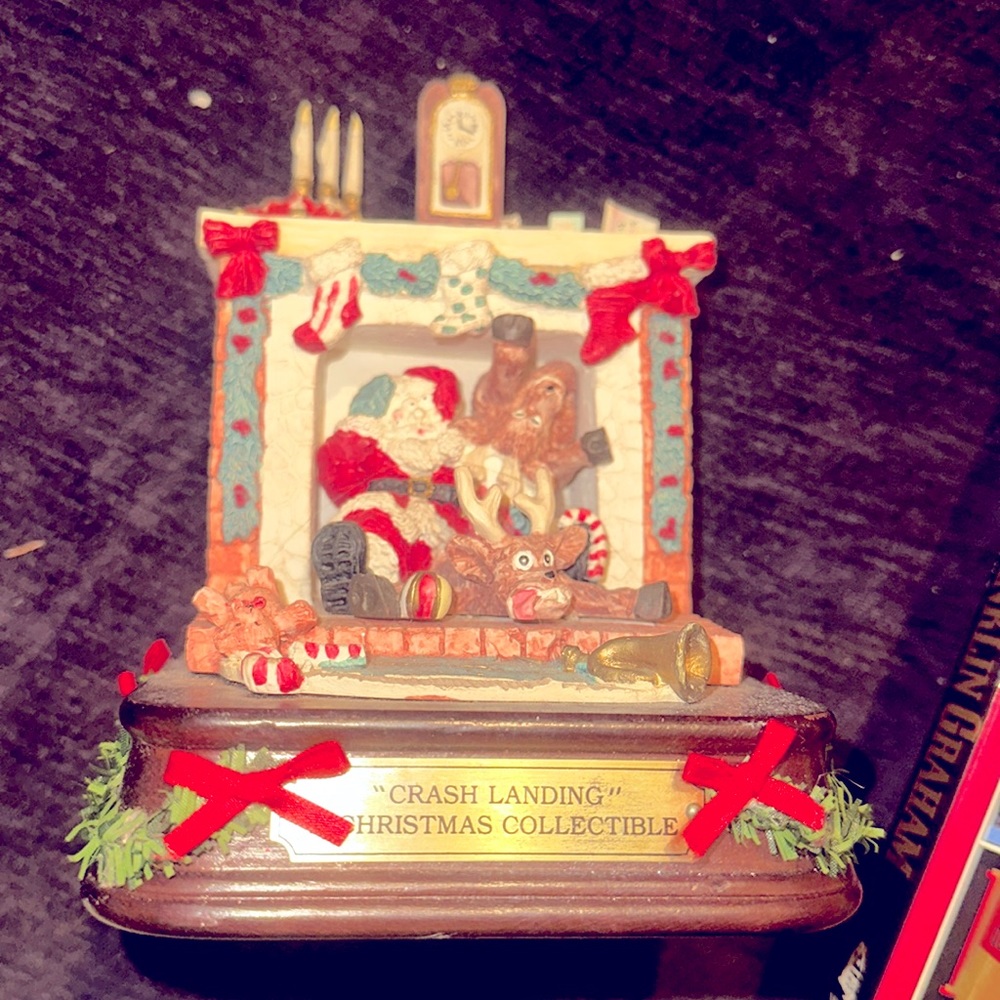 MERRY CHRISTMAS from the House of Lloyd 1993 Musical Santa & reindeer